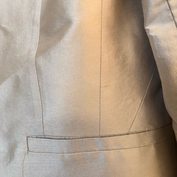 Louben.  Champagne coloured 100% Silk, waist length, fitted jacket. Size 10. - Picture 2 of 3